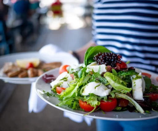 04 service plats restaurant nautique nyon