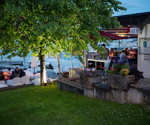 38 terrasse restaurant nautique nyon