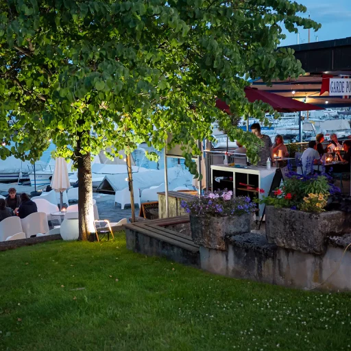 38 terrasse restaurant nautique nyon
