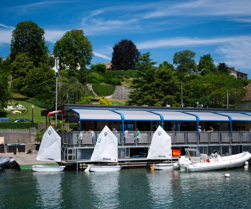 48 voile jeunes terrasse restaurant nautique nyon