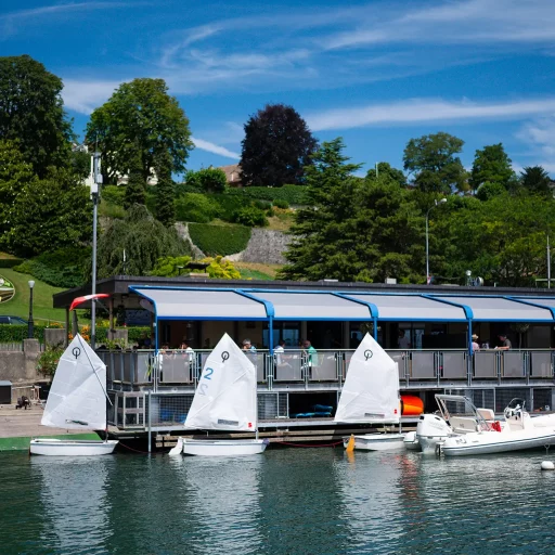 48 voile jeunes terrasse restaurant nautique nyon